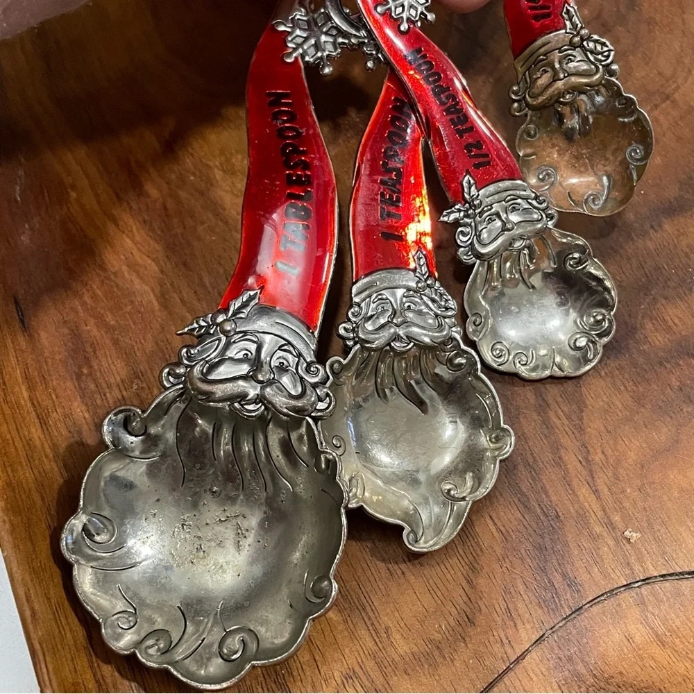 Santa Claus Christmas Holiday Decorative Measuring Christmas Spoons